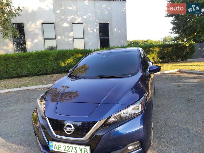 Хэтчбек Nissan Leaf 2018 в 