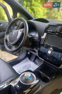 Хэтчбек Nissan Leaf 2016 в 