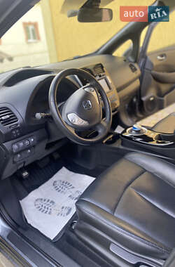 Хэтчбек Nissan Leaf 2016 в 