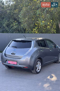 Хэтчбек Nissan Leaf 2014 в 