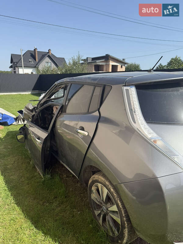 Хетчбек Nissan Leaf 2013 в Львові