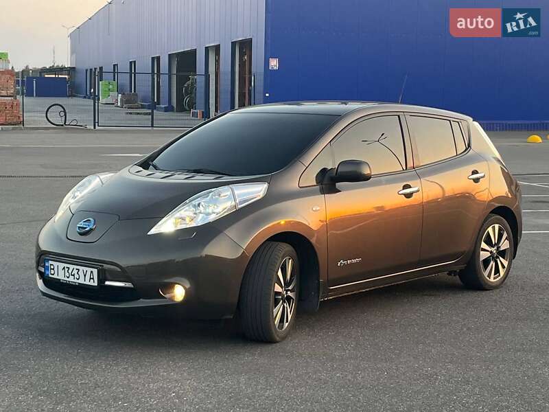 Хэтчбек Nissan Leaf 2016 в Полтаве