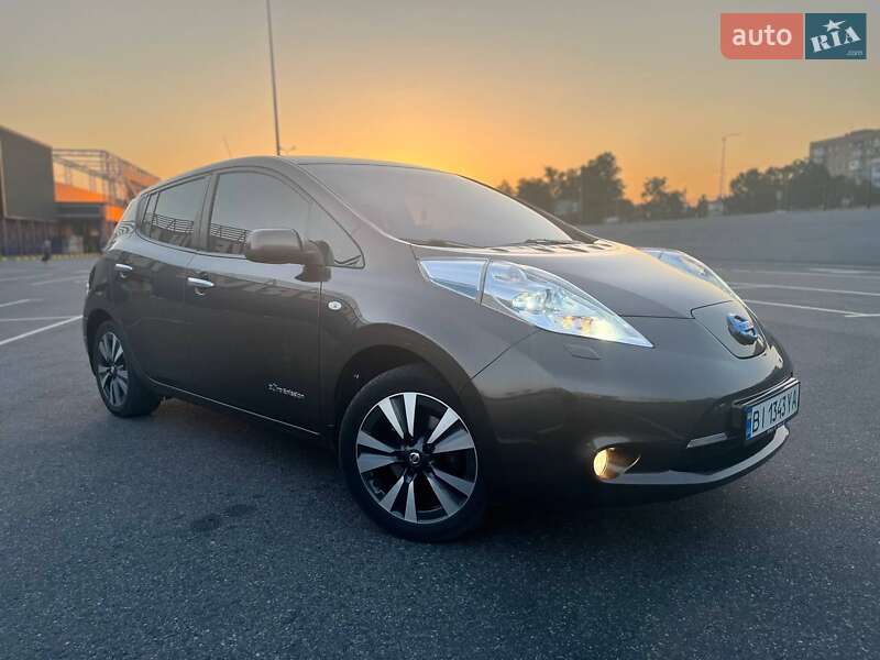 Хэтчбек Nissan Leaf 2016 в Полтаве