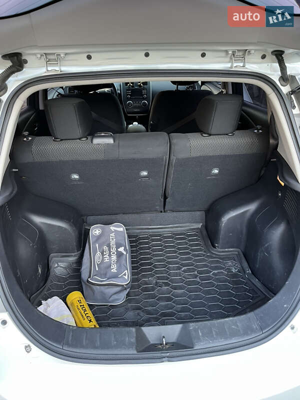 Хэтчбек Nissan Leaf 2014 в Бершади