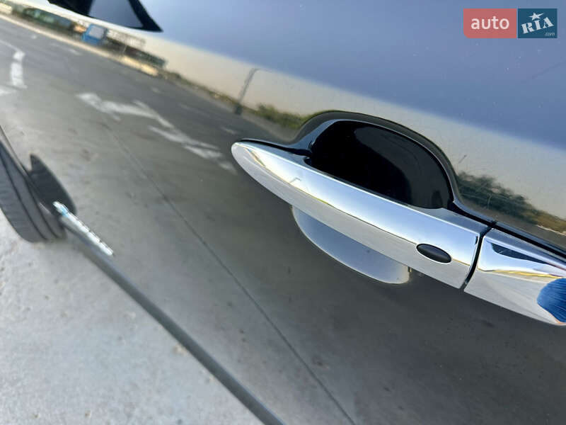 Хэтчбек Nissan Leaf 2016 в Киеве