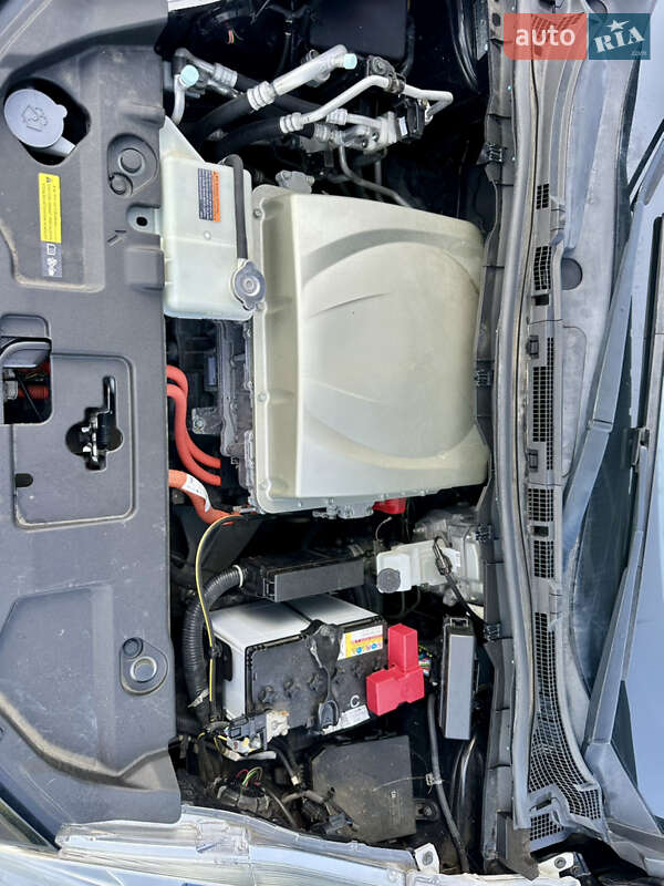 Хэтчбек Nissan Leaf 2016 в Киеве