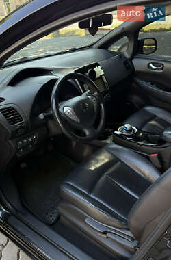 Хэтчбек Nissan Leaf 2015 в Заболотове