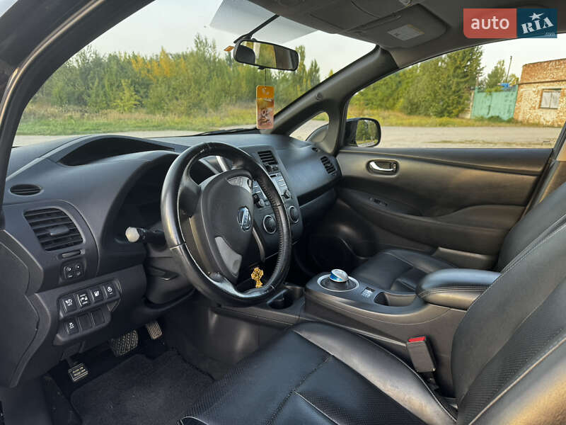 Хэтчбек Nissan Leaf 2013 в Тульчине