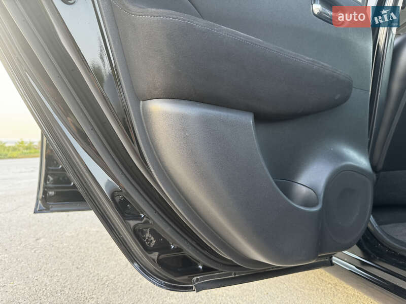 Хэтчбек Nissan Leaf 2013 в Тульчине