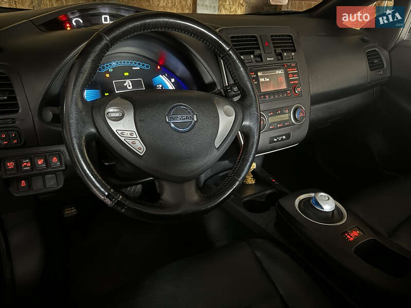 Хэтчбек Nissan Leaf 2013 в Тульчине