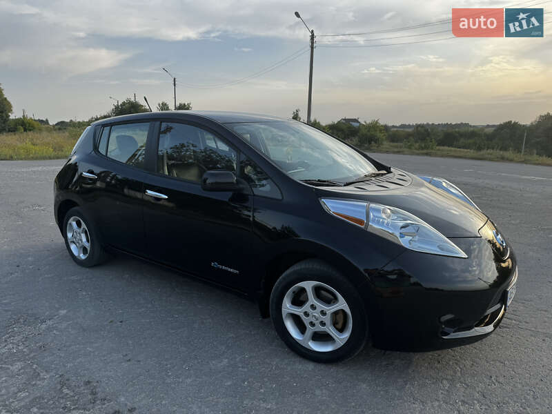 Хэтчбек Nissan Leaf 2013 в Тульчине