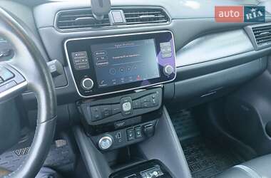 Хэтчбек Nissan Leaf 2020 в 