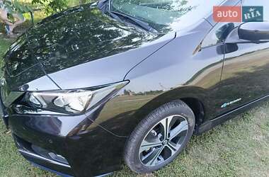Хэтчбек Nissan Leaf 2020 в 