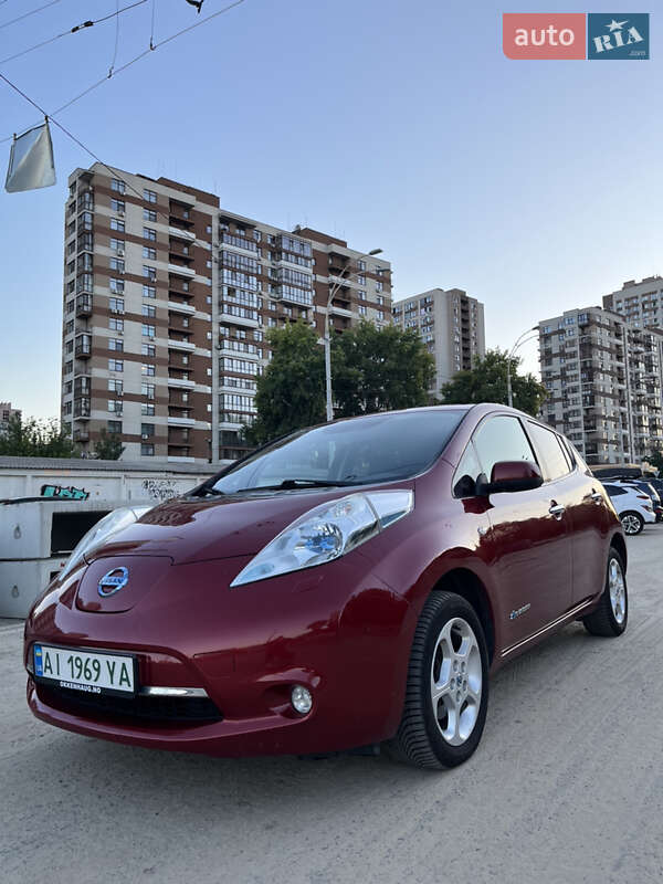 Хэтчбек Nissan Leaf 2013 в Киеве