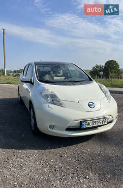 Хэтчбек Nissan Leaf 2011 в Ровно