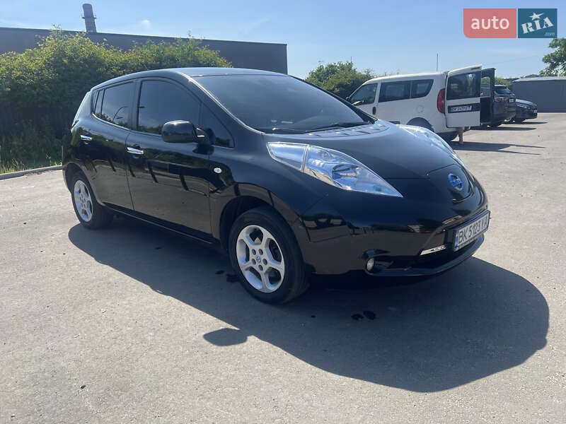 Хэтчбек Nissan Leaf 2013 в Ровно фото 2 Хэтчбек Nissan Leaf 2013 в Ровно