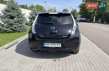 Хэтчбек Nissan Leaf 2012 в 