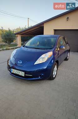 Хэтчбек Nissan Leaf 2017 в Киеве