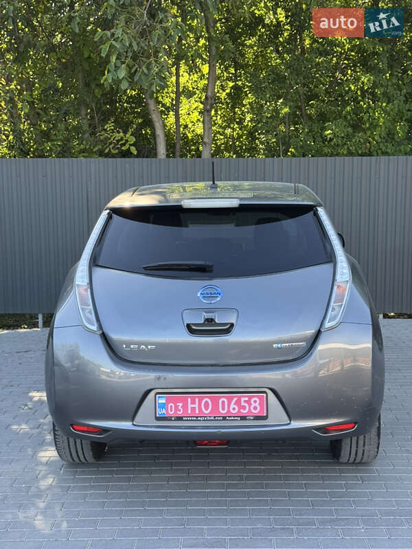 Хэтчбек Nissan Leaf 2015 в Каменец-Подольском
