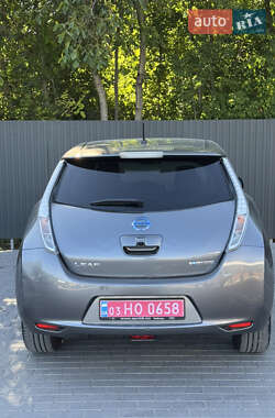 Хетчбек Nissan Leaf 2015 в 