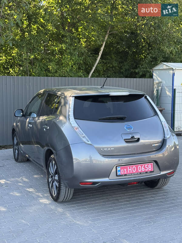 Хэтчбек Nissan Leaf 2015 в Каменец-Подольском