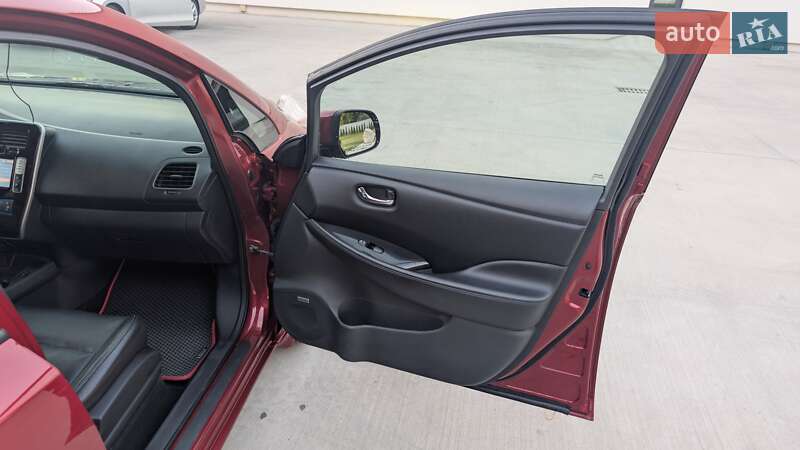 Хэтчбек Nissan Leaf 2013 в Луцке фото 15 Хэтчбек Nissan Leaf 2013 в Луцке