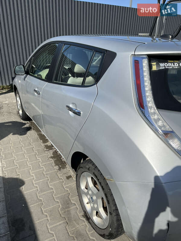 Хэтчбек Nissan Leaf 2012 в Луцке
