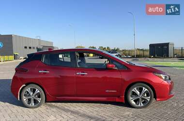 Хэтчбек Nissan Leaf 2019 в 