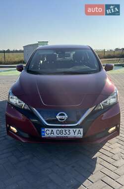 Хэтчбек Nissan Leaf 2019 в 