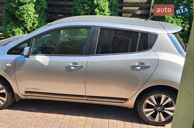 Хэтчбек Nissan Leaf 2015 в 