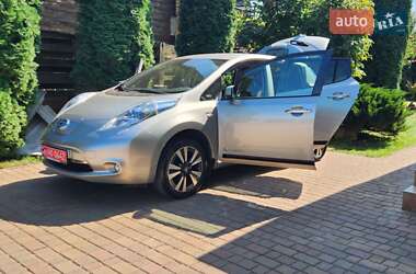 Хэтчбек Nissan Leaf 2015 в 