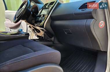 Хэтчбек Nissan Leaf 2015 в 