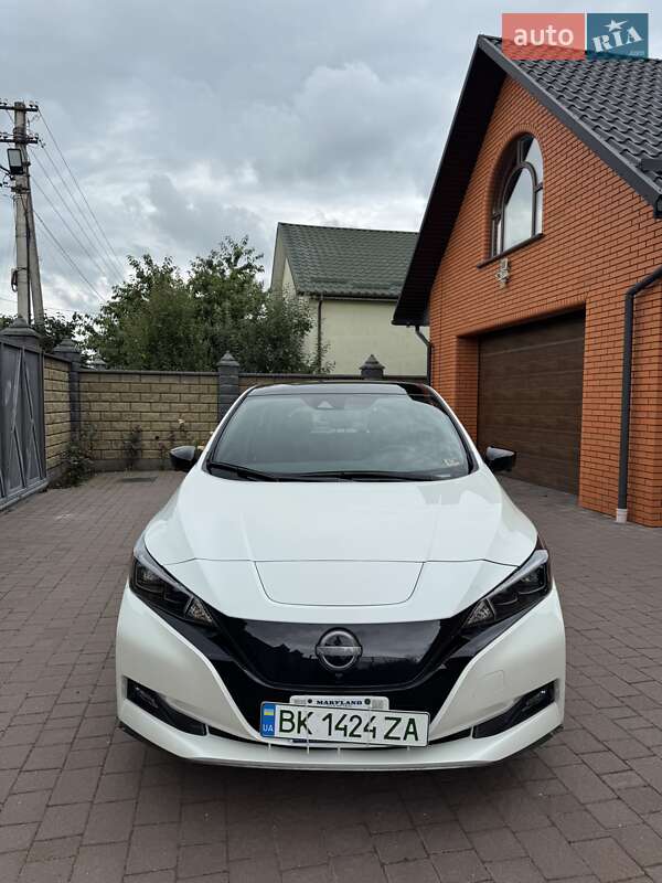 Хэтчбек Nissan Leaf 2023 в Ровно