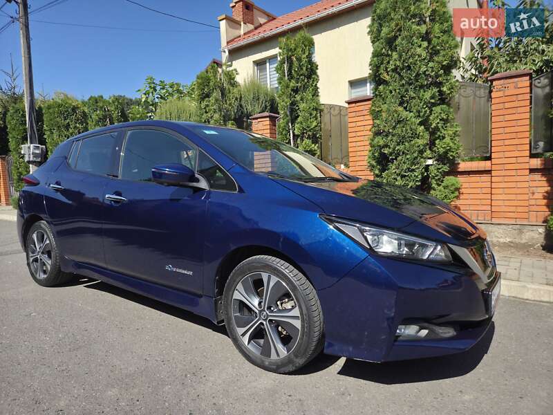 Хэтчбек Nissan Leaf 2019 в Хмельницком