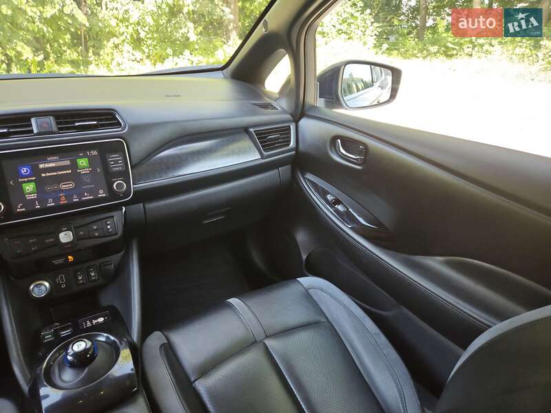 Хэтчбек Nissan Leaf 2019 в Хмельницком