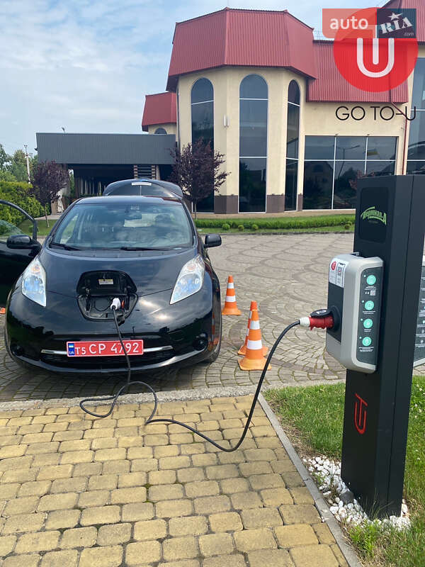 Хэтчбек Nissan Leaf 2013 в Львове