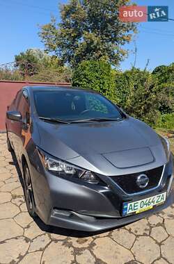Хэтчбек Nissan Leaf 2018 в Каменском