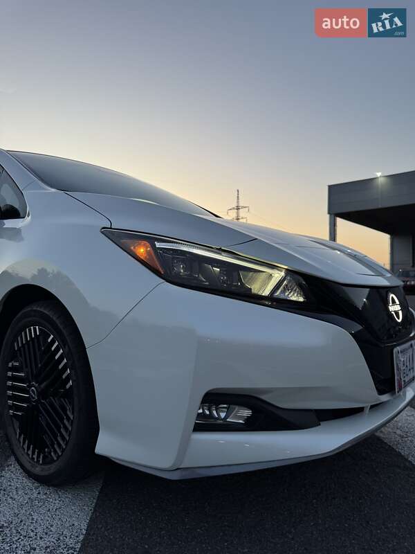 Хэтчбек Nissan Leaf 2023 в Ровно