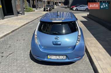 Хэтчбек Nissan Leaf 2014 в 