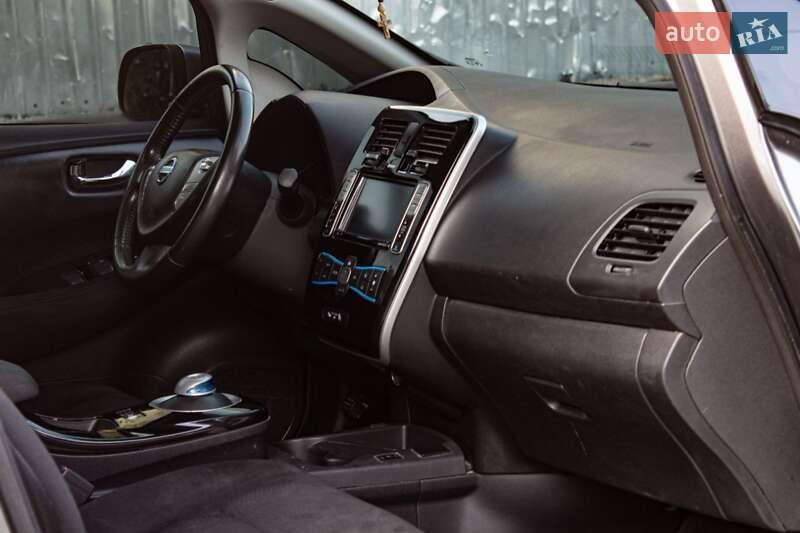 Хэтчбек Nissan Leaf 2016 в Львове