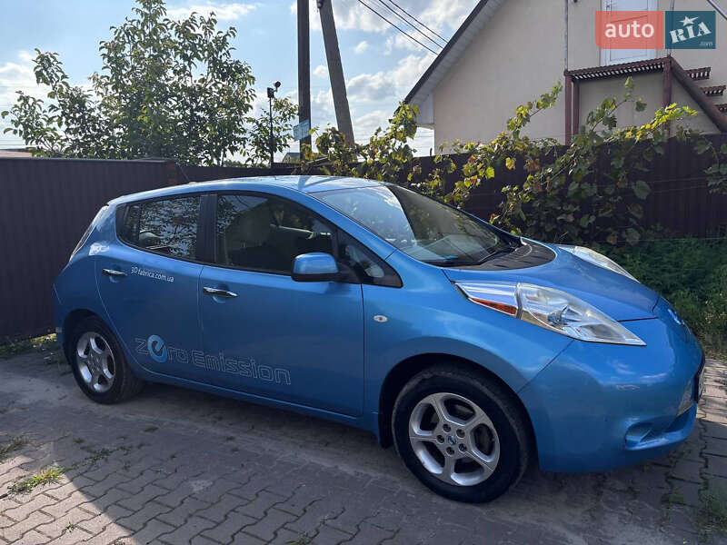 Хэтчбек Nissan Leaf 2012 в Киеве
