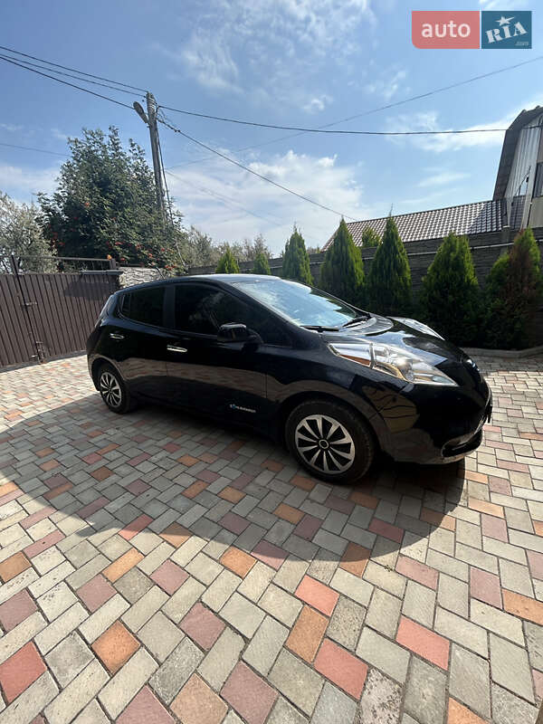 Хэтчбек Nissan Leaf 2013 в Днепре