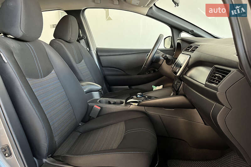 Хэтчбек Nissan Leaf 2019 в Шептицькому