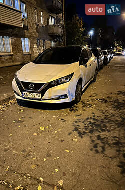 Хэтчбек Nissan Leaf 2021 в Киеве