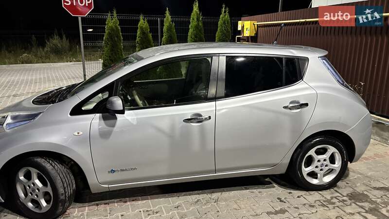 Хэтчбек Nissan Leaf 2011 в Львове фото 4 Хэтчбек Nissan Leaf 2011 в Львове