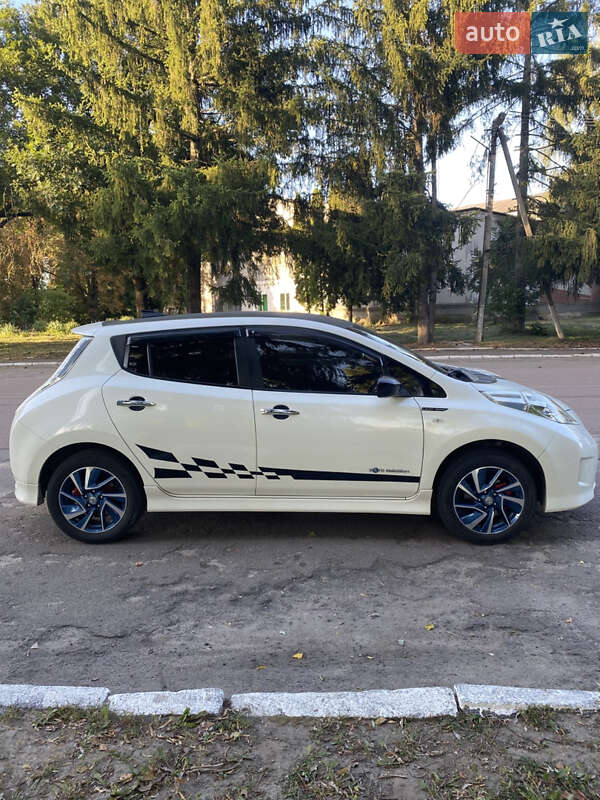 Хэтчбек Nissan Leaf 2017 в Житомире