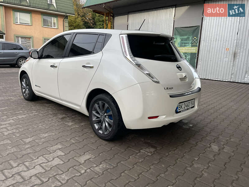 Хетчбек Nissan Leaf 2014 в Рівному