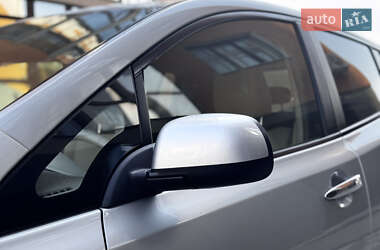 Хэтчбек Nissan Leaf 2012 в 