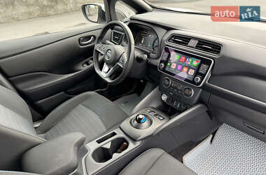 Хэтчбек Nissan Leaf 2022 в 