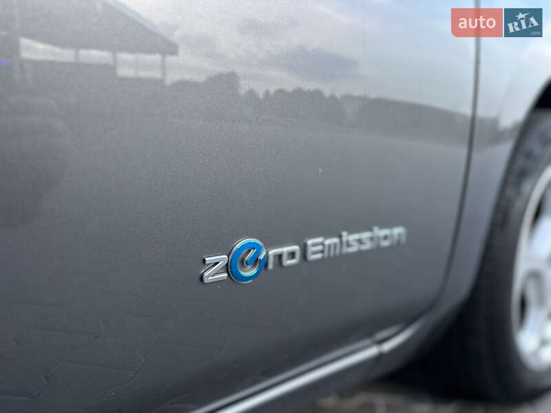 Хэтчбек Nissan Leaf 2013 в Владимире
